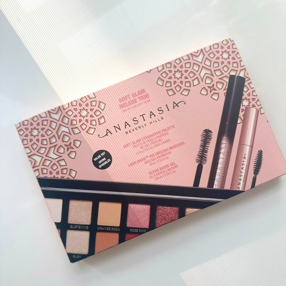 Anastasia Beverly Hills Soft Glam Deluxe Trio